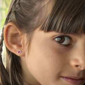 @noemiblife con orecchini a cuore
