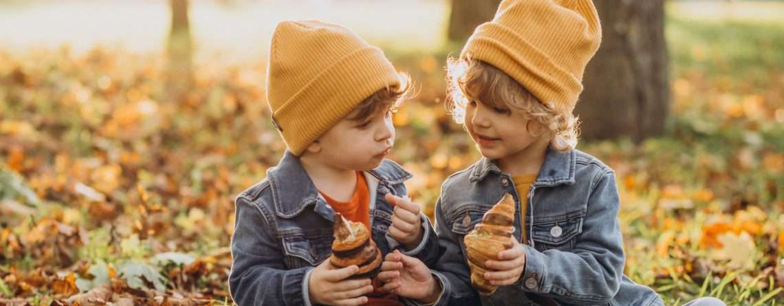 bambini outfit foglie