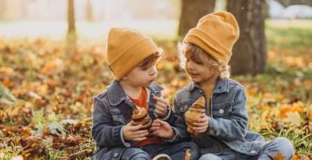 bambini outfit foglie